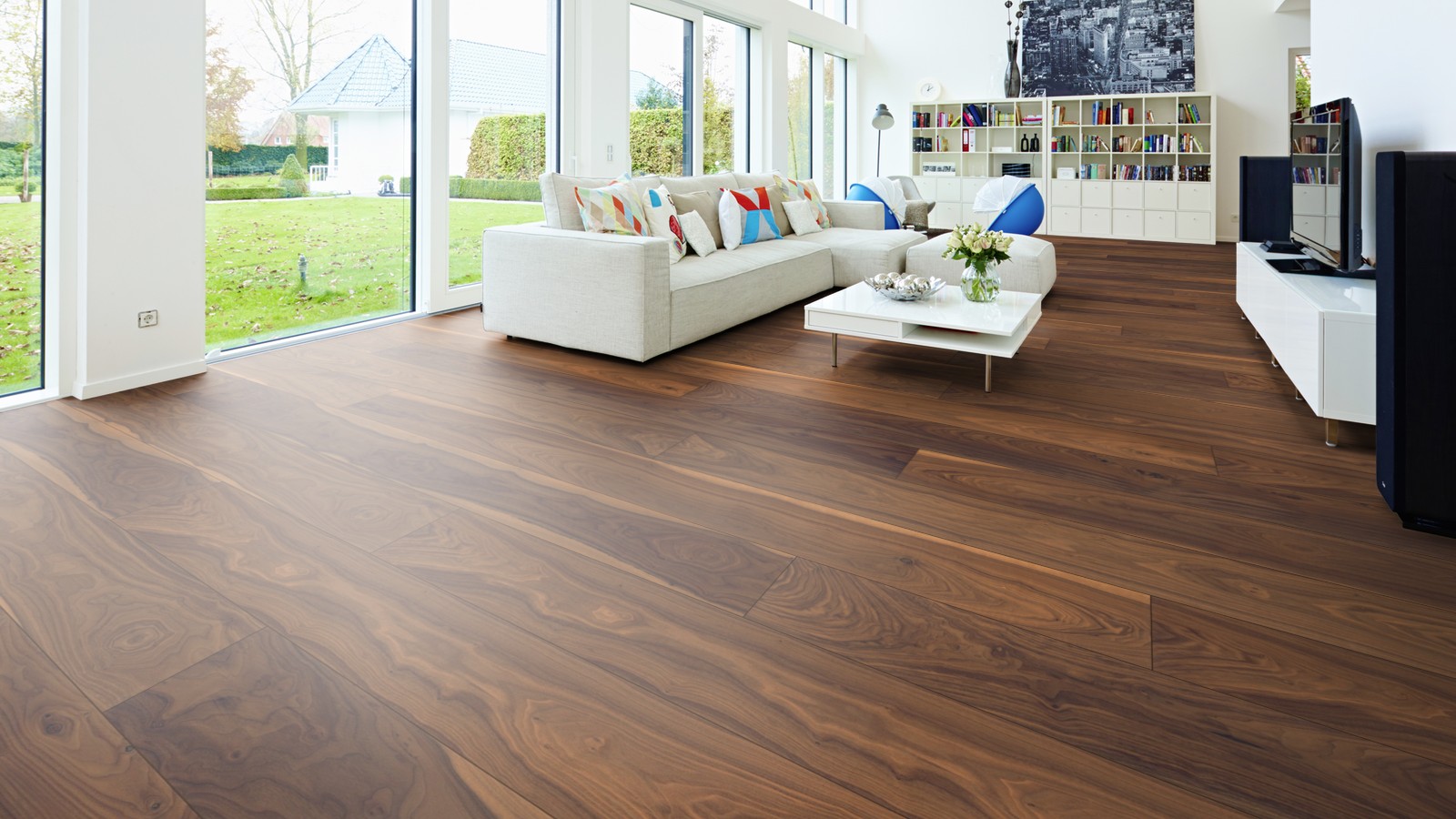 Ateş Laminant'la Evinize, İş yerlerinize değer Katın.